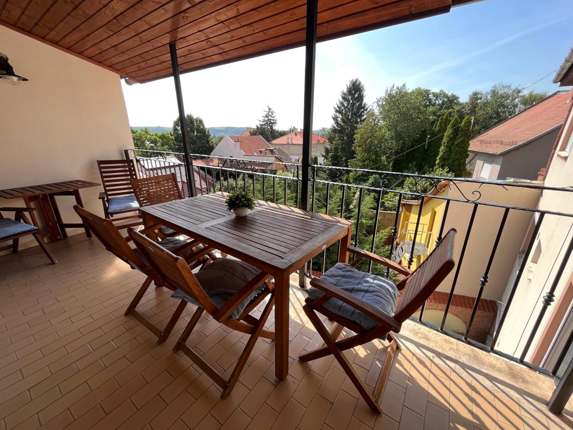 Pacsirta Apartman Grand Eğri Dış mekan fotoğraf