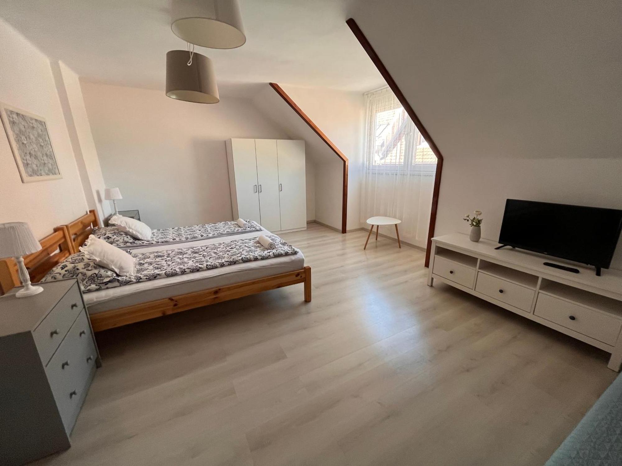 Pacsirta Apartman Grand Eğri Dış mekan fotoğraf