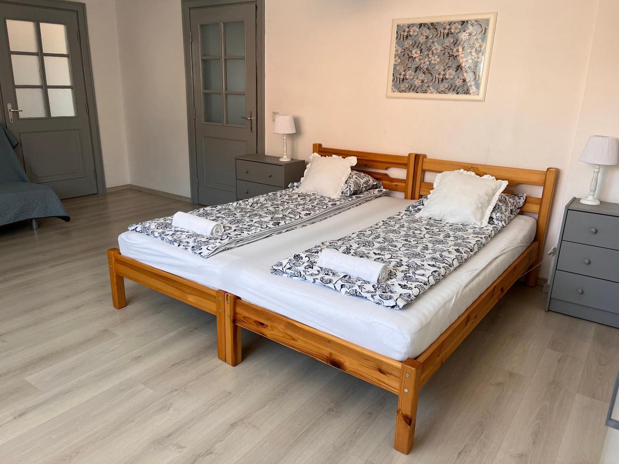 Pacsirta Apartman Grand Eğri Dış mekan fotoğraf